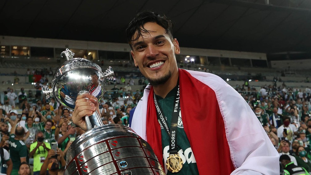 Gustavo Gómez igualou Ademir da Guia no Palmeiras.