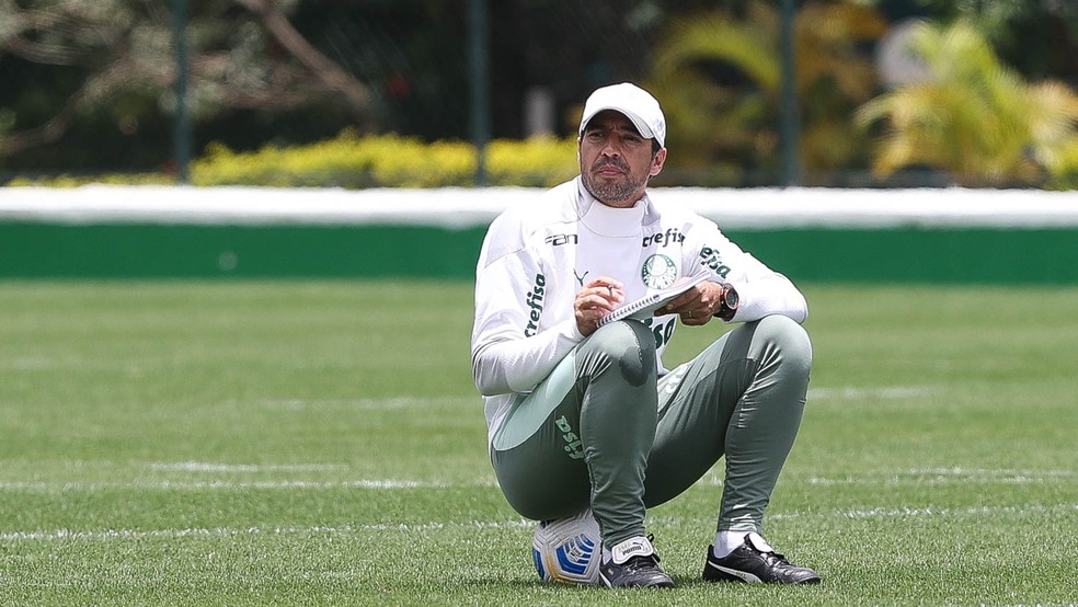 Qual a provável escalação do Palmeiras contra o Tombense?