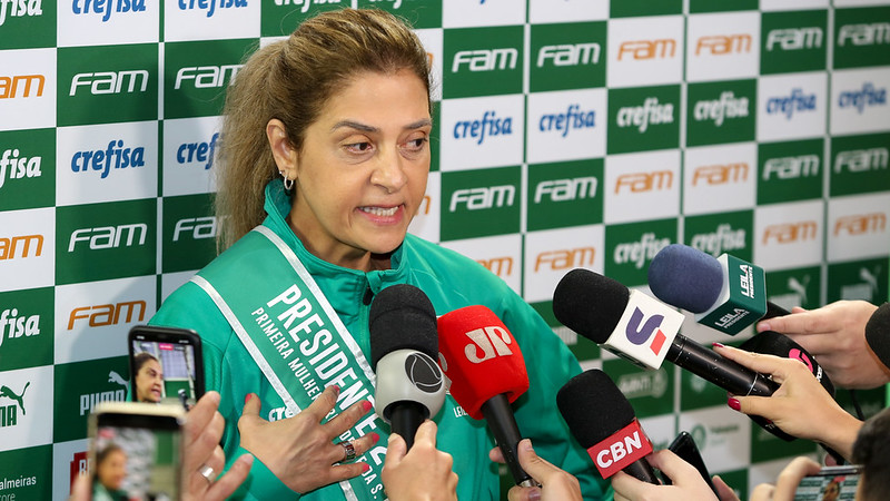 Palmeiras disputa contratação com o Flamengo.