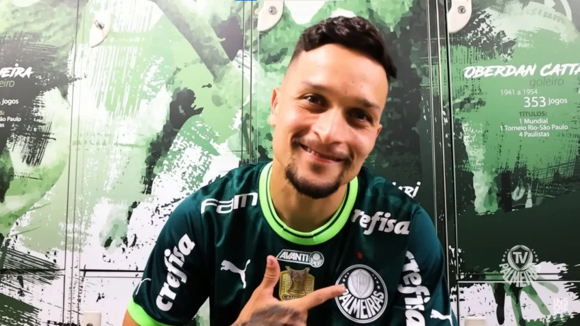 Artur faz revelação surpreendente na apresentação com a camisa do Palmeiras