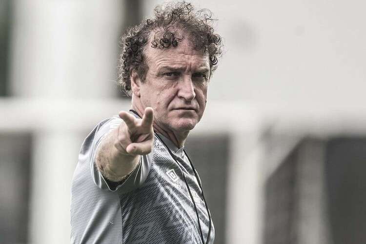 Cuca pega todos de surpresa e pode virar treinador de time alviverde