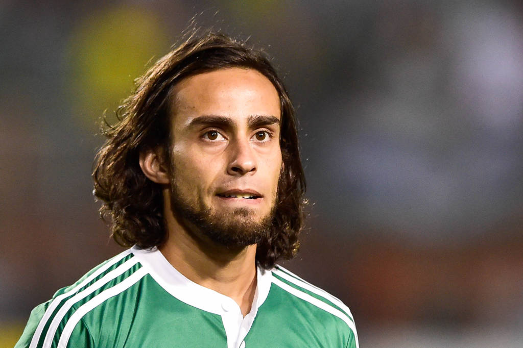 Urgente: Valdivia é internado em hospital do Chile e assusta torcida do Palmeiras