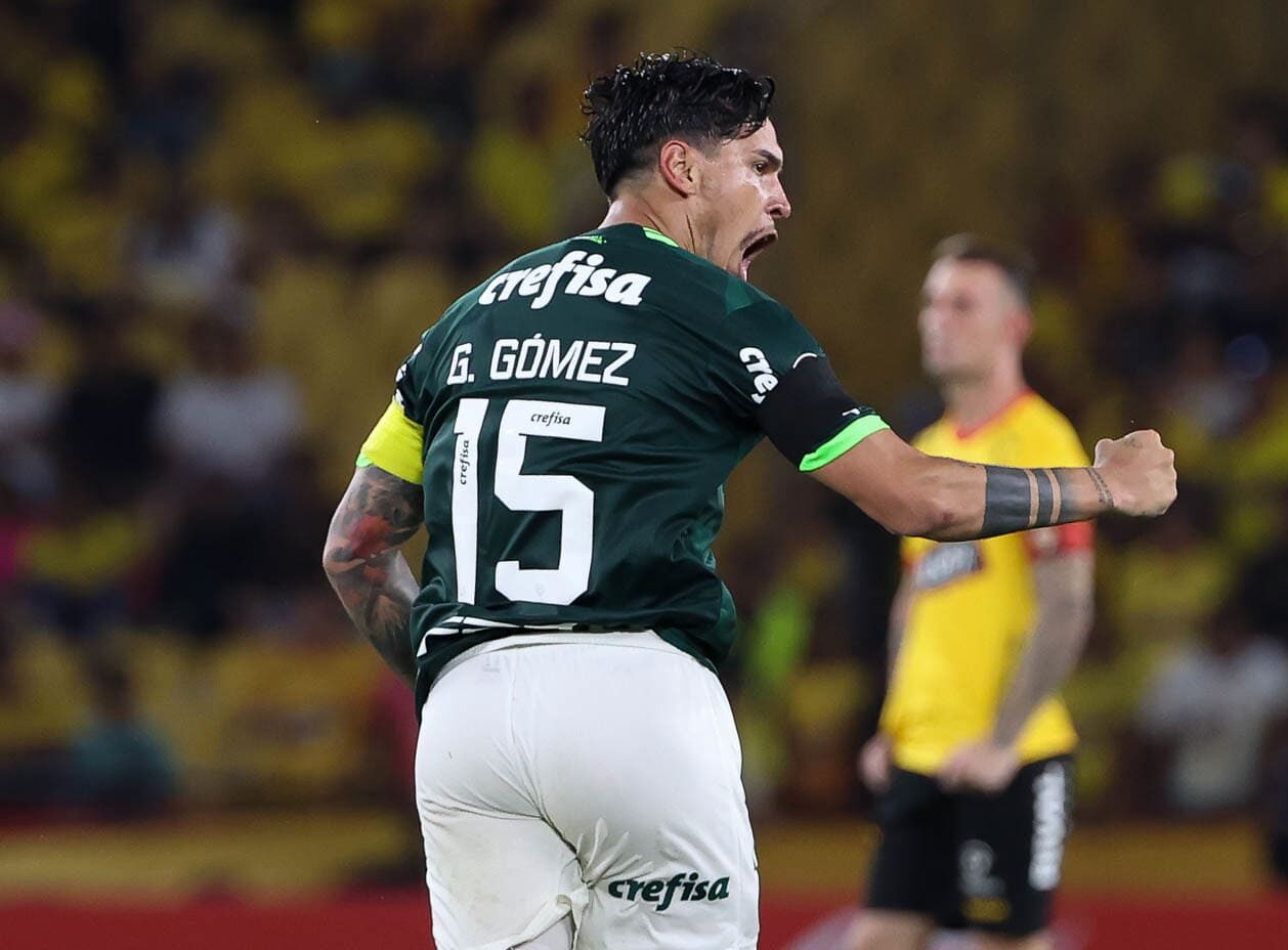 Gustavo Gómez celebra gol pelo Palmeiras.