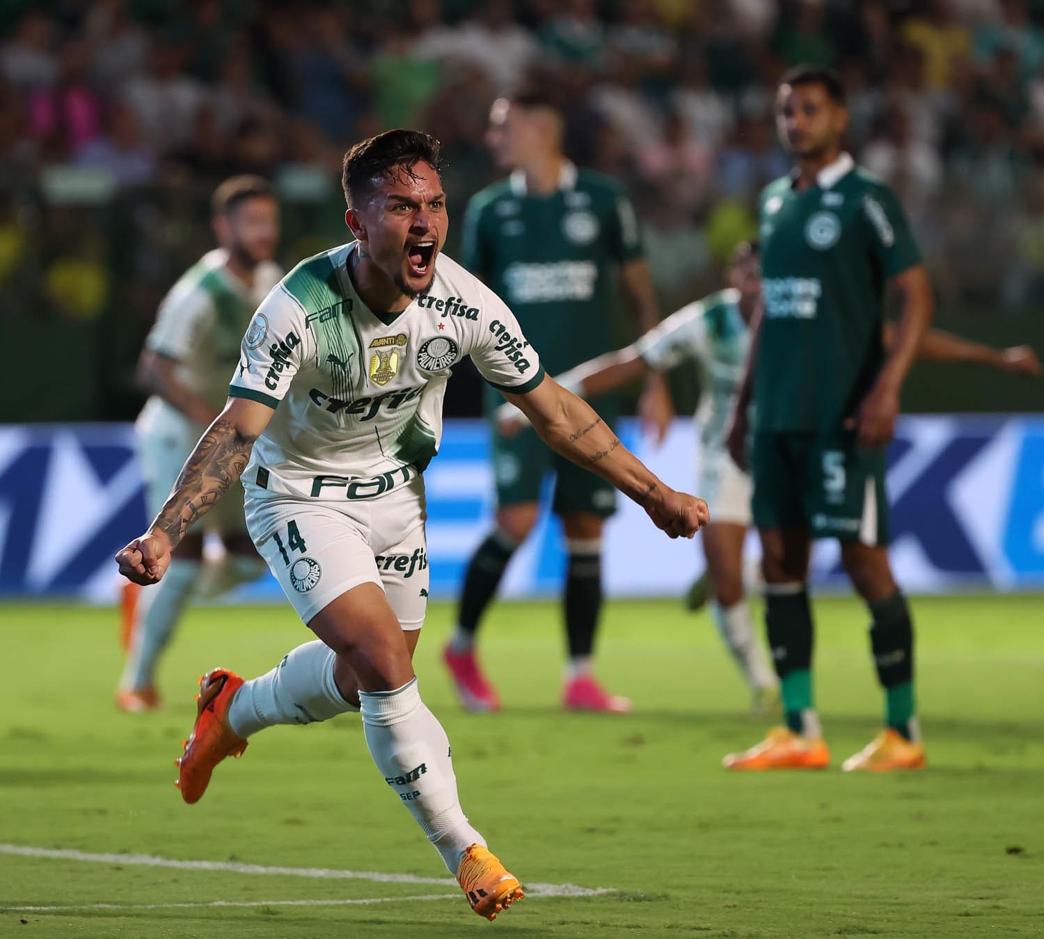 Artur comemorando gol pelo Palmeiras.