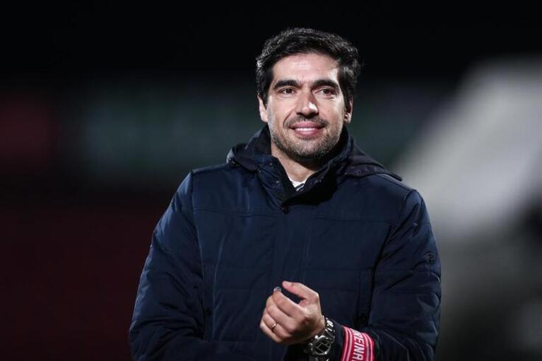 Abel Ferreira fez algo ilegal ao dar camisa ao juiz? 1 abel-ferreira-arbitragem-camiseta