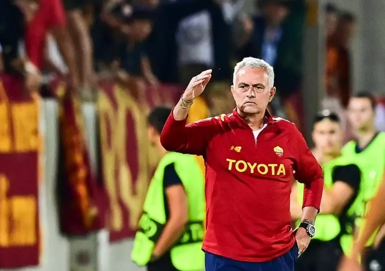 Ex-craque do Palmeiras é devolvido a Roma após passagem na Premier League 8 Ex-craque do Palmeiras é devolvido a Roma após passagem na Premier League