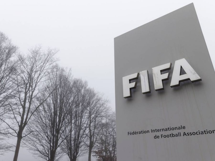 Fifa toma medida e decide paralisar partidas.