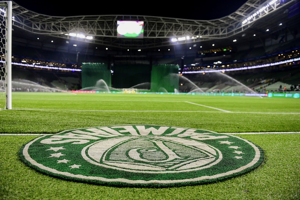 Quando o Palmeiras vai poder usar seu novo reforço? 1 Ex-Palmeiras empilha taças na Europa.