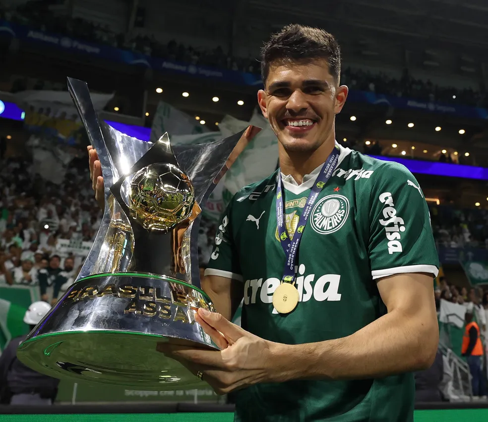 Palmeiras "tira" títulos de Vinícius Silvestre e goleiro não iguala Dudu 6 Palmeiras “tira” títulos de Vinícius Silvestre e goleiro não iguala Dudu