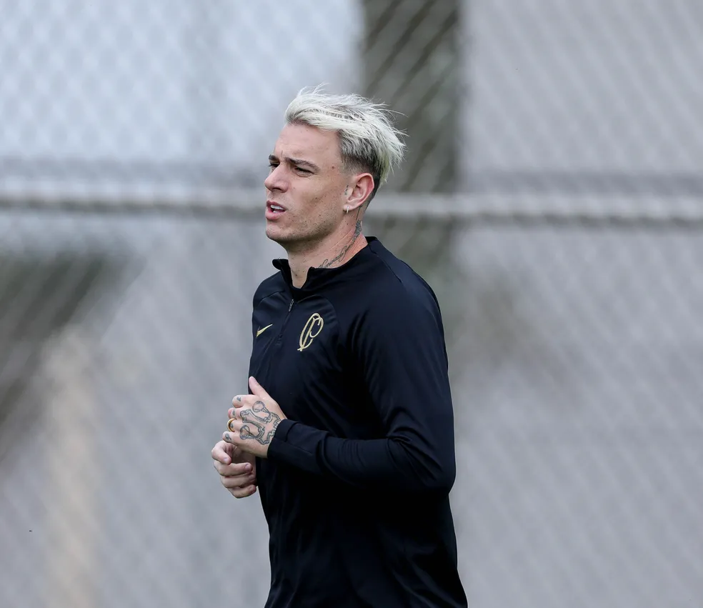 "Trabalha" com o Corinthians e decidiu tirar casquinha com a saída de Róger Guedes 4 “Trabalha” com o Corinthians e decidiu tirar casquinha com a saída de Róger Guedes