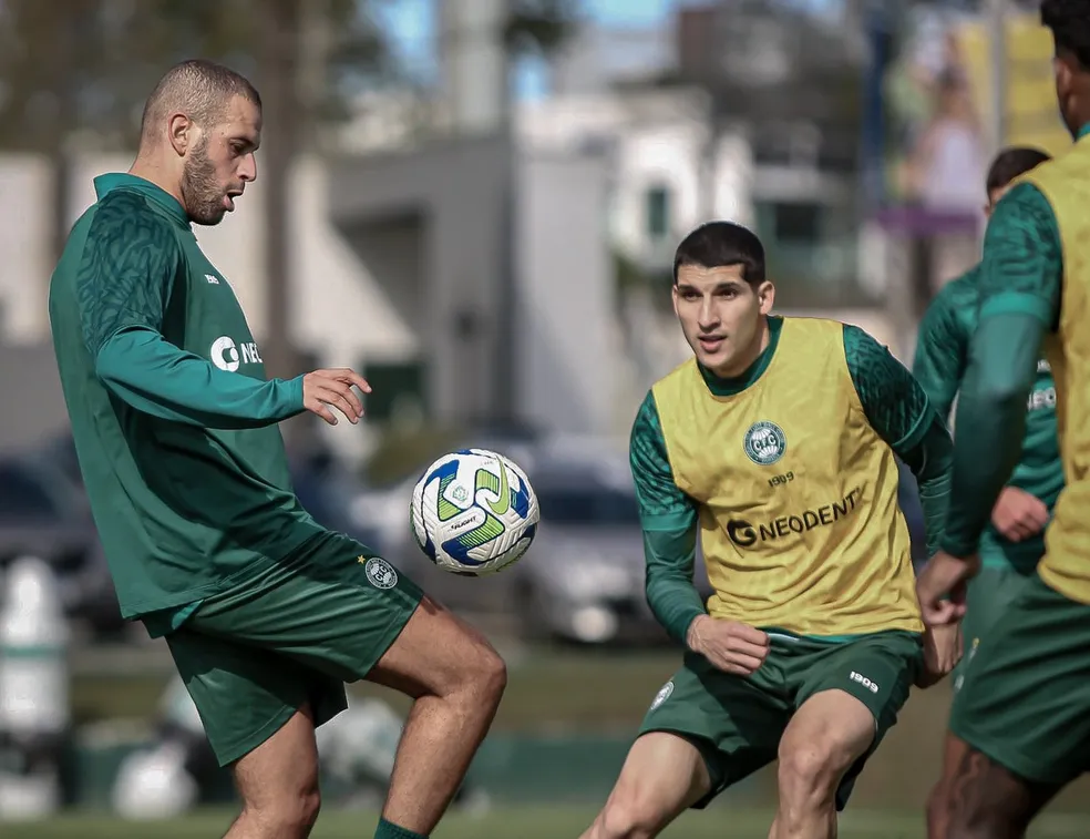 Ex-Palmeiras atuou para levar Slimani para o Coritiba 8 Ex-Palmeiras atuou para levar Slimani para o Coritiba
