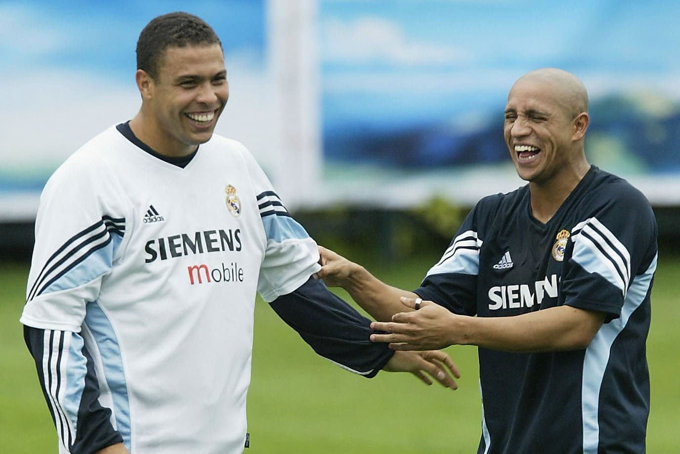 Roberto Carlos foi multado por causa de Ronaldo