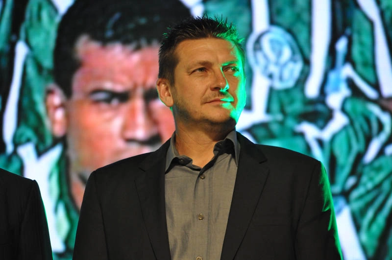 Galeano volta a jogar futebol e já tem data para entrar em campo