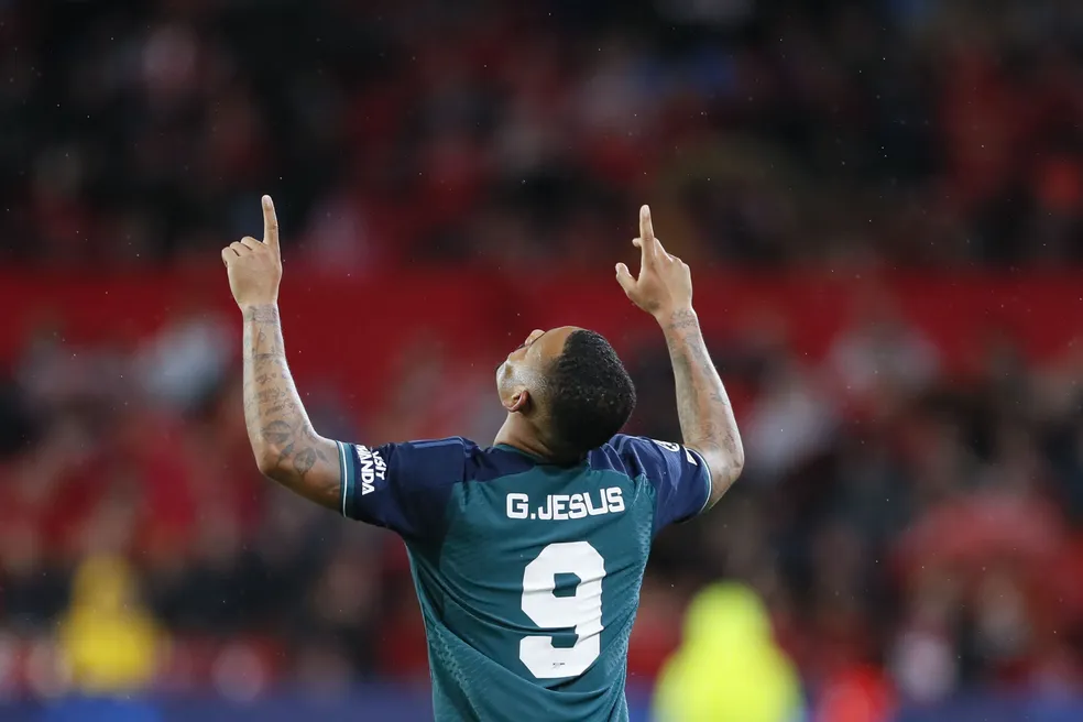 Gabriel Jesus explode a torcida do Palmeiras e confirma vínculo
