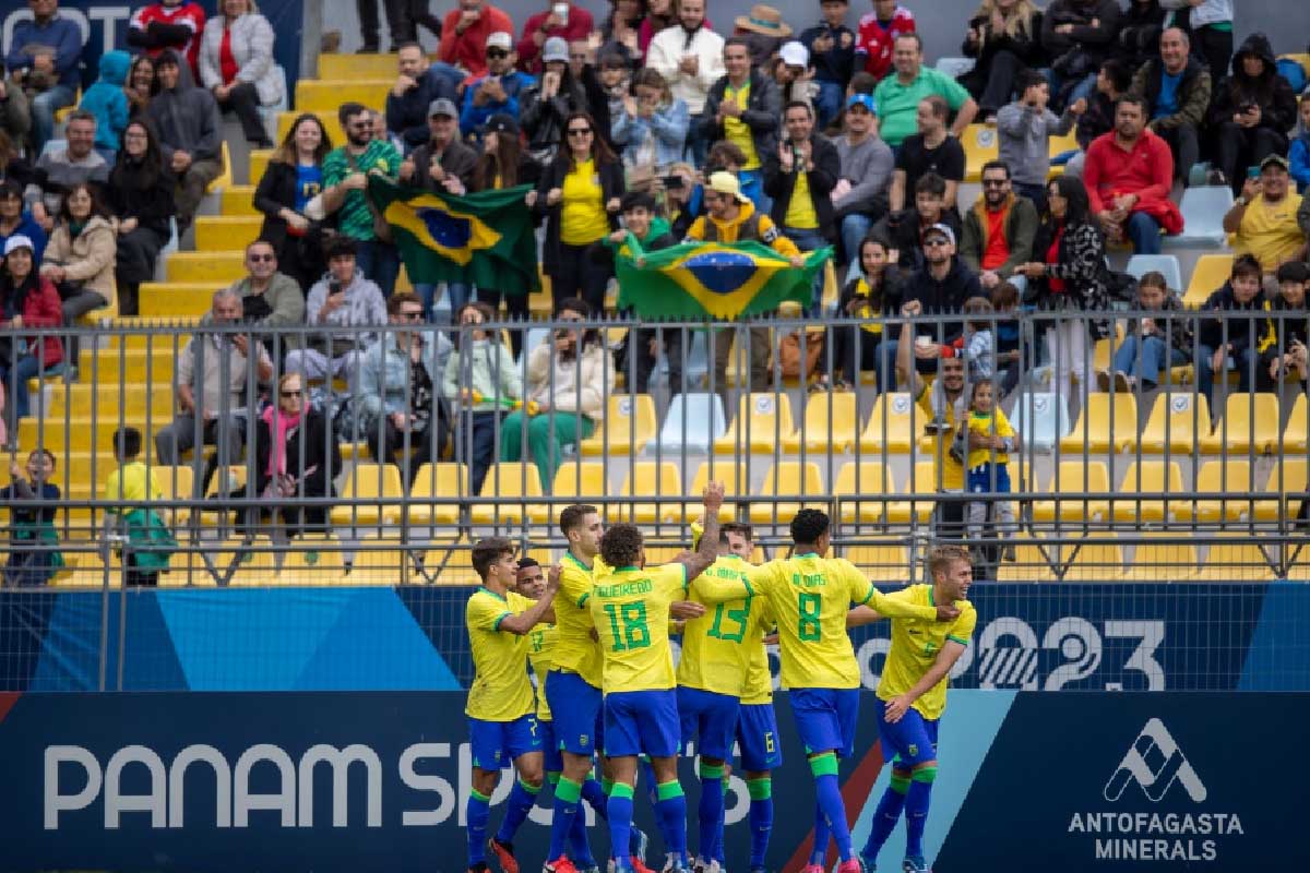 Zagueiro do Palmeiras não sai do banco e Seleção Brasileira goleia 1 Zagueiro do Palmeiras não sai do banco e Seleção Brasileira goleia