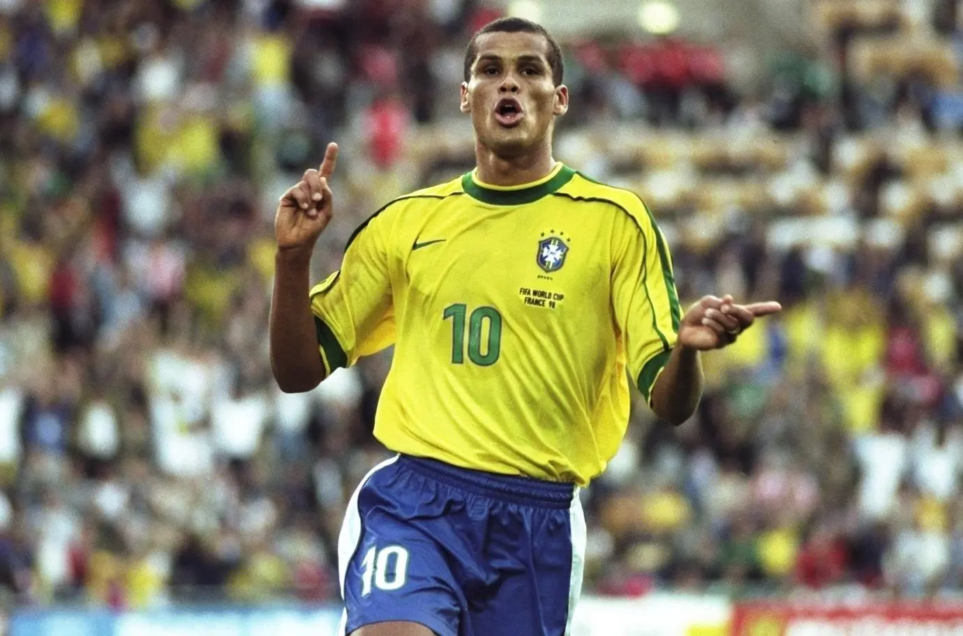 Oficial: Rivaldo volta aos gramados pela Seleção Brasileira 8 Oficial: Rivaldo volta aos gramados pela Seleção Brasileira