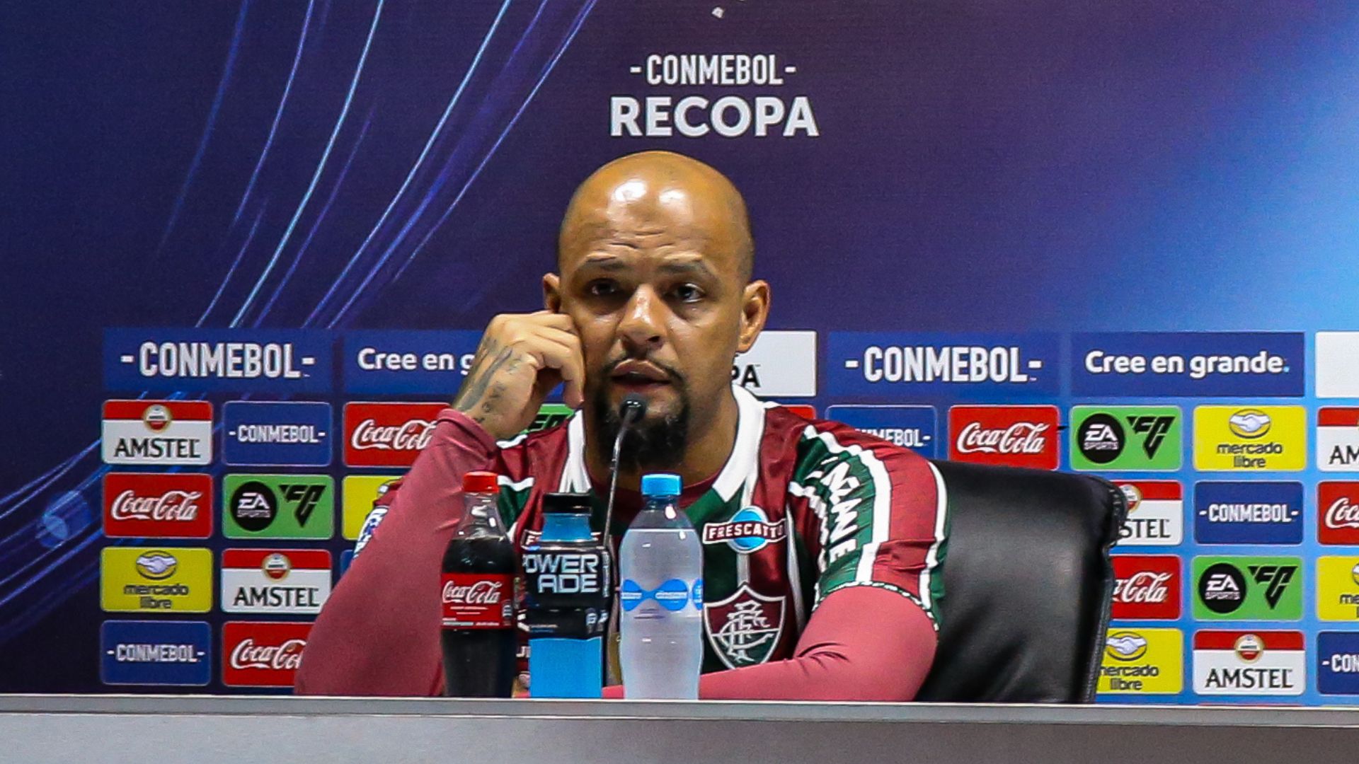 fluminense felipe melo se irrita em coletiva e cobra jornalistas
