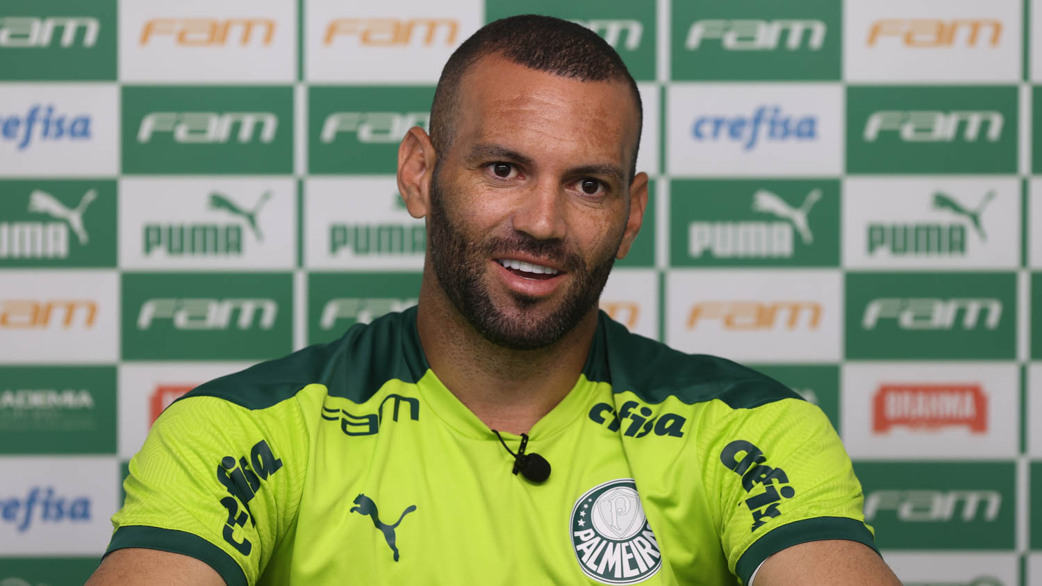 O goleiro Weverton, da SE Palmeiras, concede entrevista coletiva virtual após treinamento, na Academia de Futebol. (Foto: Cesar Greco)