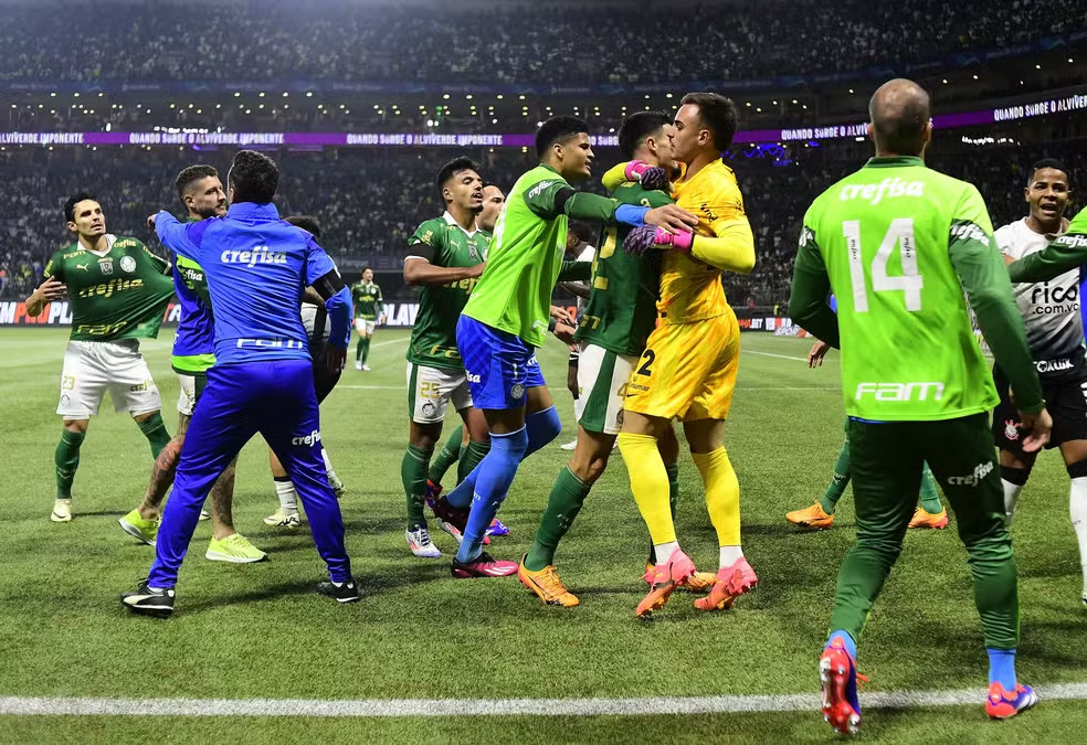 Confusao Palmeiras x Corinthians