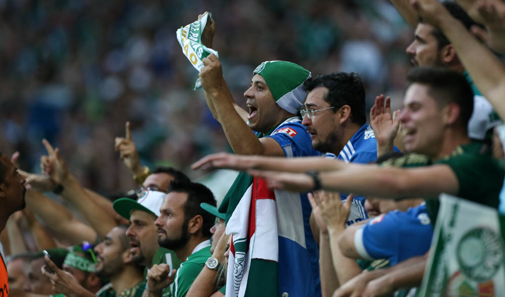 Abel gets a boost from the ninth best player in the world and Palmeiras fans celebrate