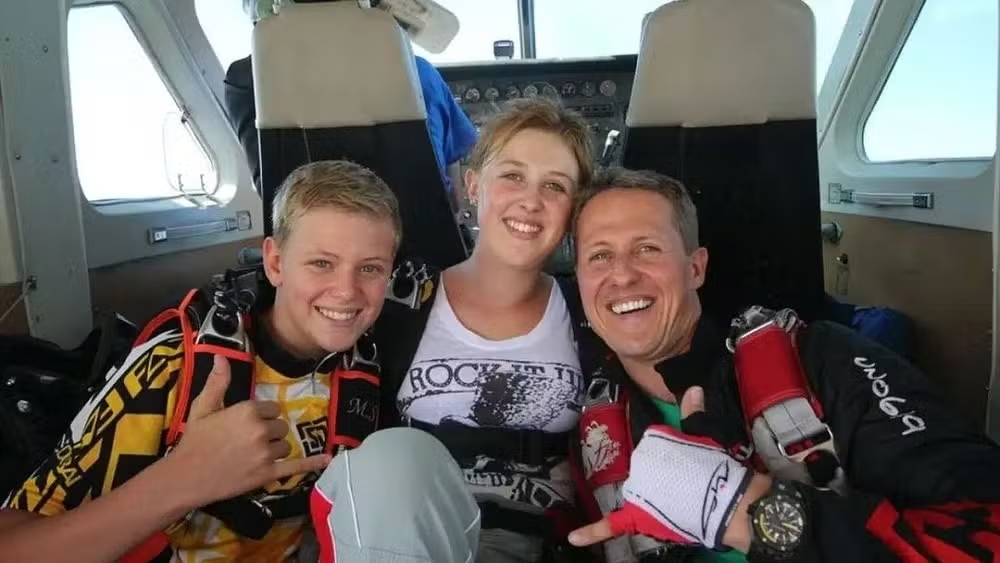 Fãs lamentam notícia envolvendo Michael Schumacher confirmada na Alemanha 1 Schumacher e filhos 1