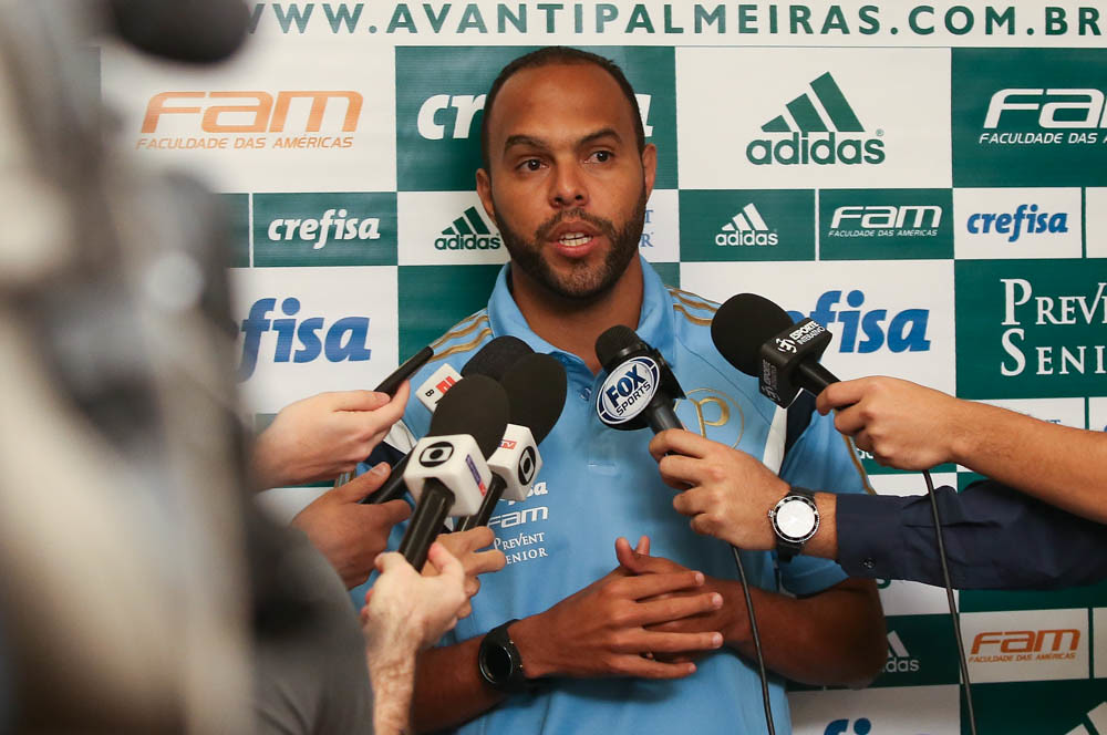 Nova profissão de Alecsandro depois da aposentadoria nos pegou de surpresa 2 Nova profissão de Alecsandro depois da aposentadoria nos pegou de surpresa