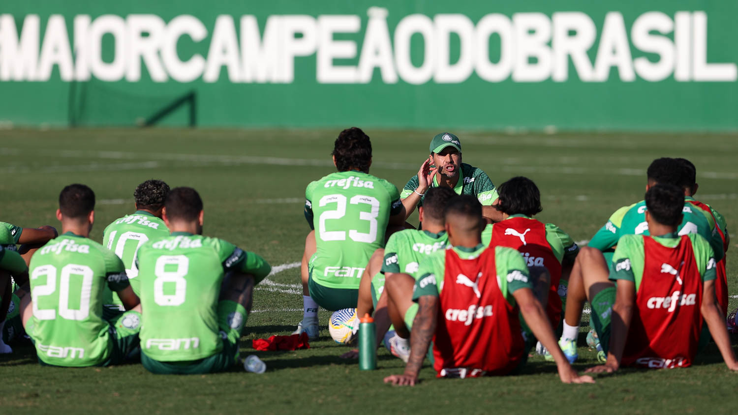 Palmeiras bate o martelo e determina que atacante criticado vai continuar no time 1 Palmeiras