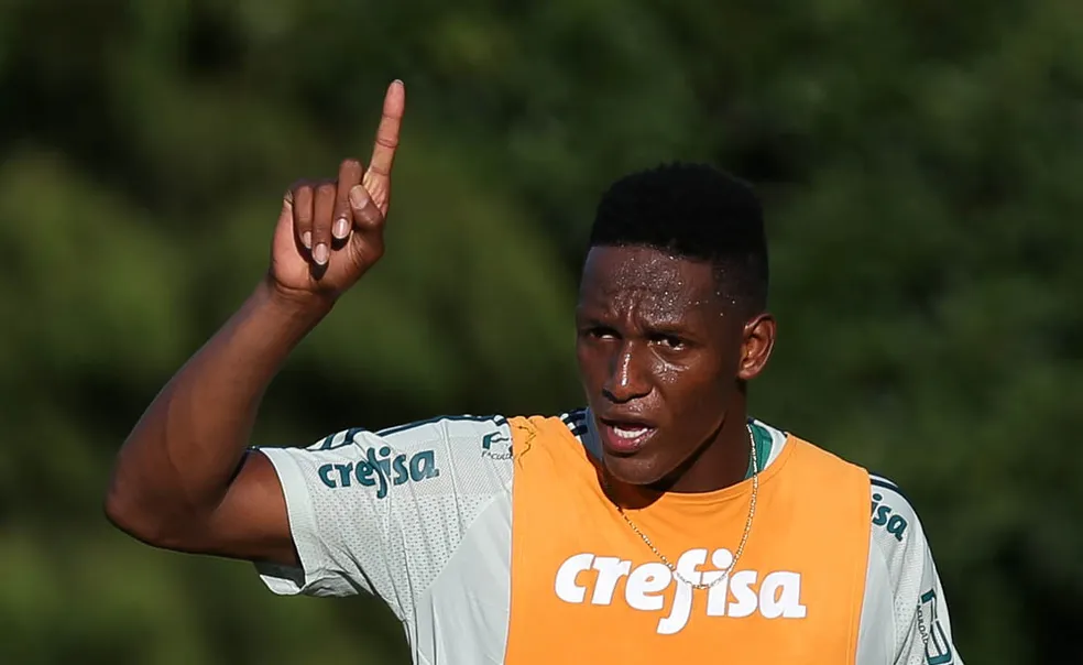 Yerry Mina foi aprovado nos exames e já assinou contrato com o Palmeiras 1 Mina