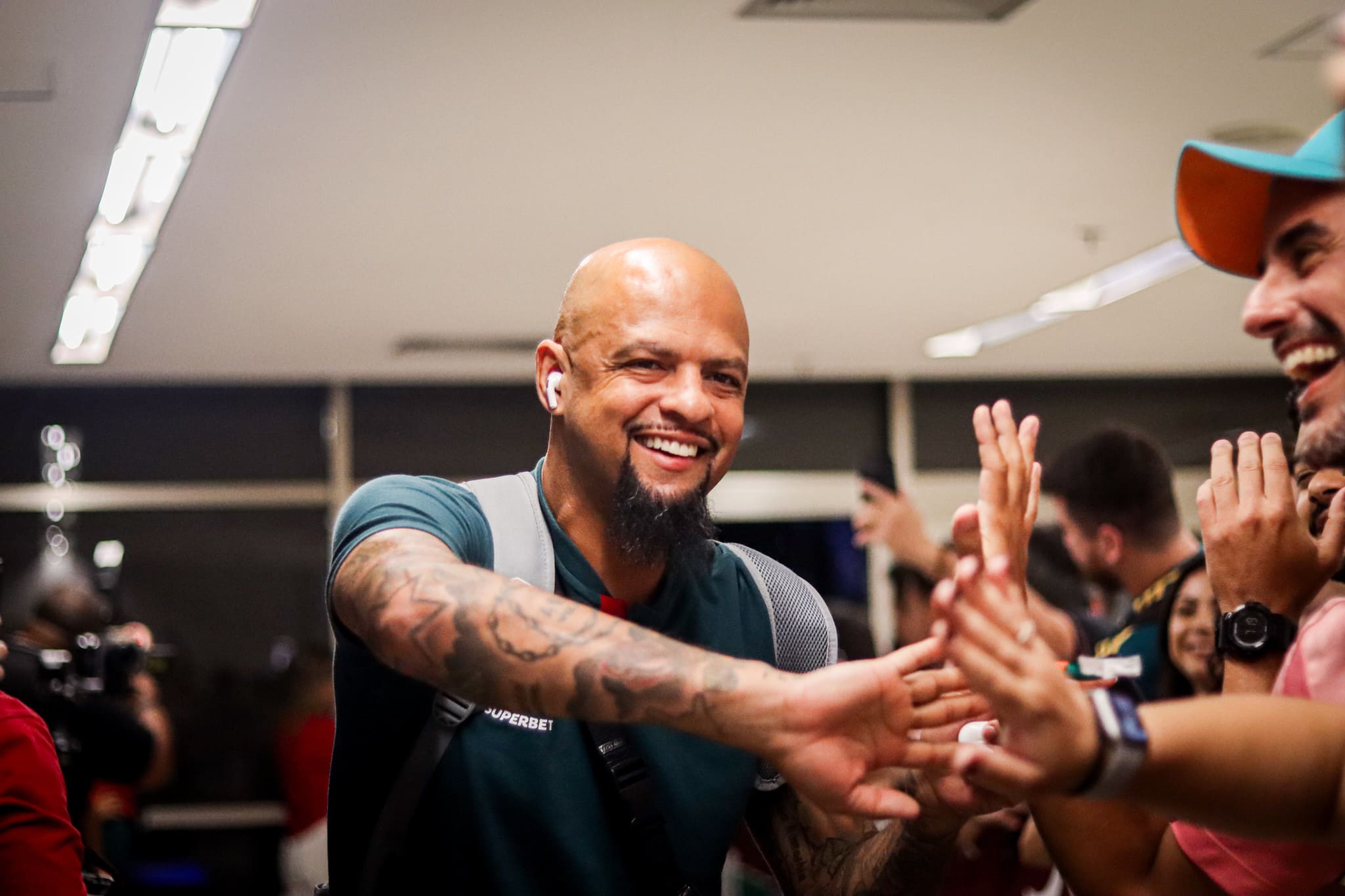 Aos 41 anos, Felipe Melo surpreende a todos e assina novo contrato com Grupo City