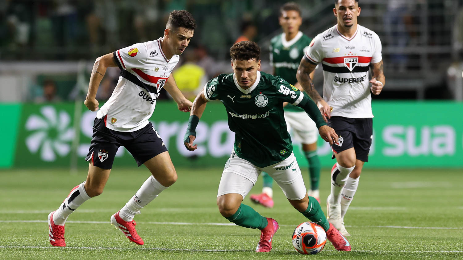 Árbitro de Palmeiras x São Paulo já foi afastado pela CBF após erro confirmado 1 Palmeiras x São Paulo