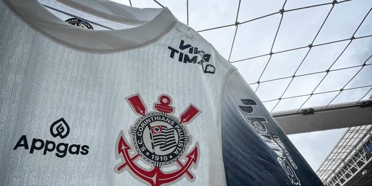 Tirou R$ 40 milhões do Corinthians e assinou de graça com Verdão 1 Corinthians
