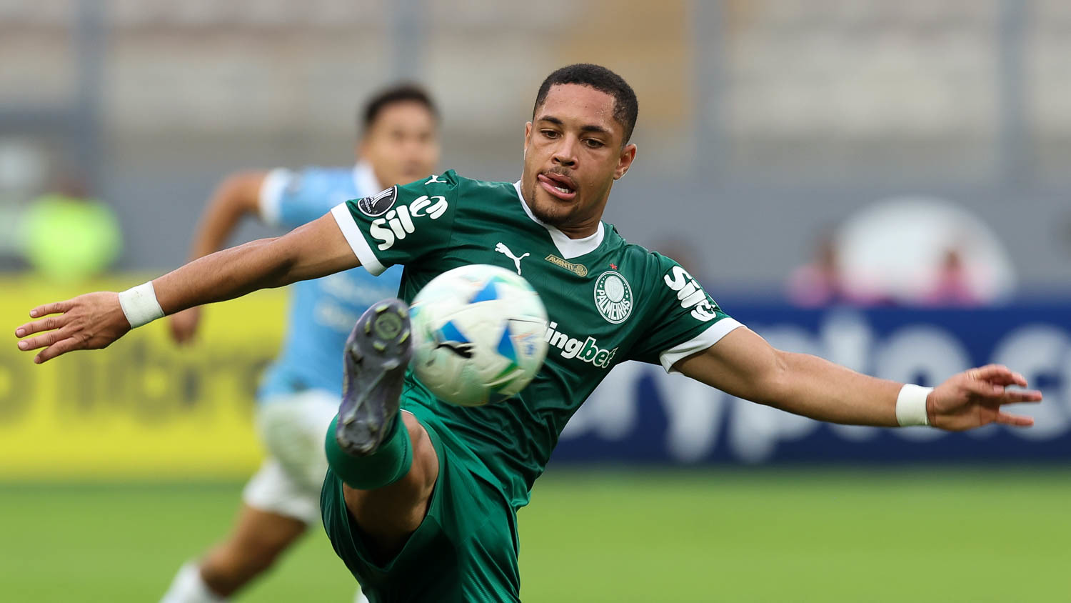 Vitor Roque