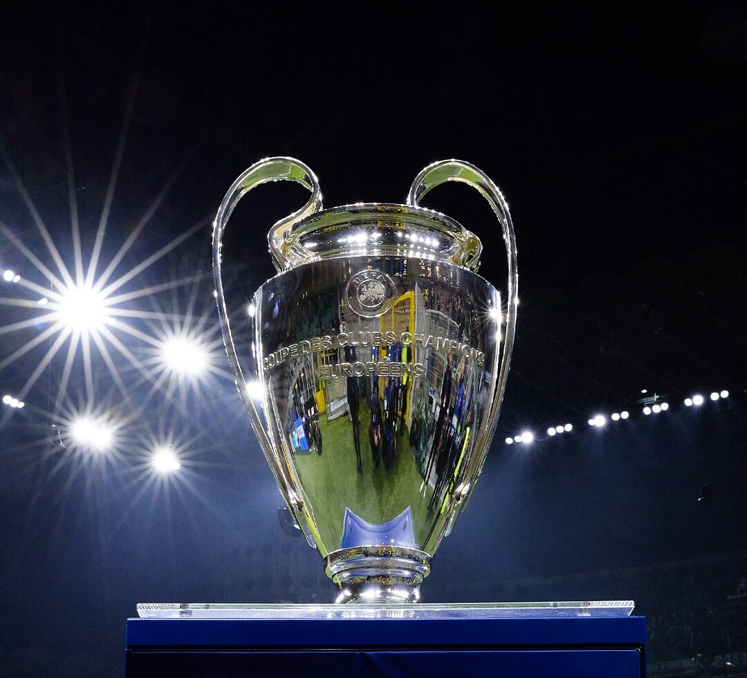 Campeão da Champions League quer comprar zagueiro do Palmeiras