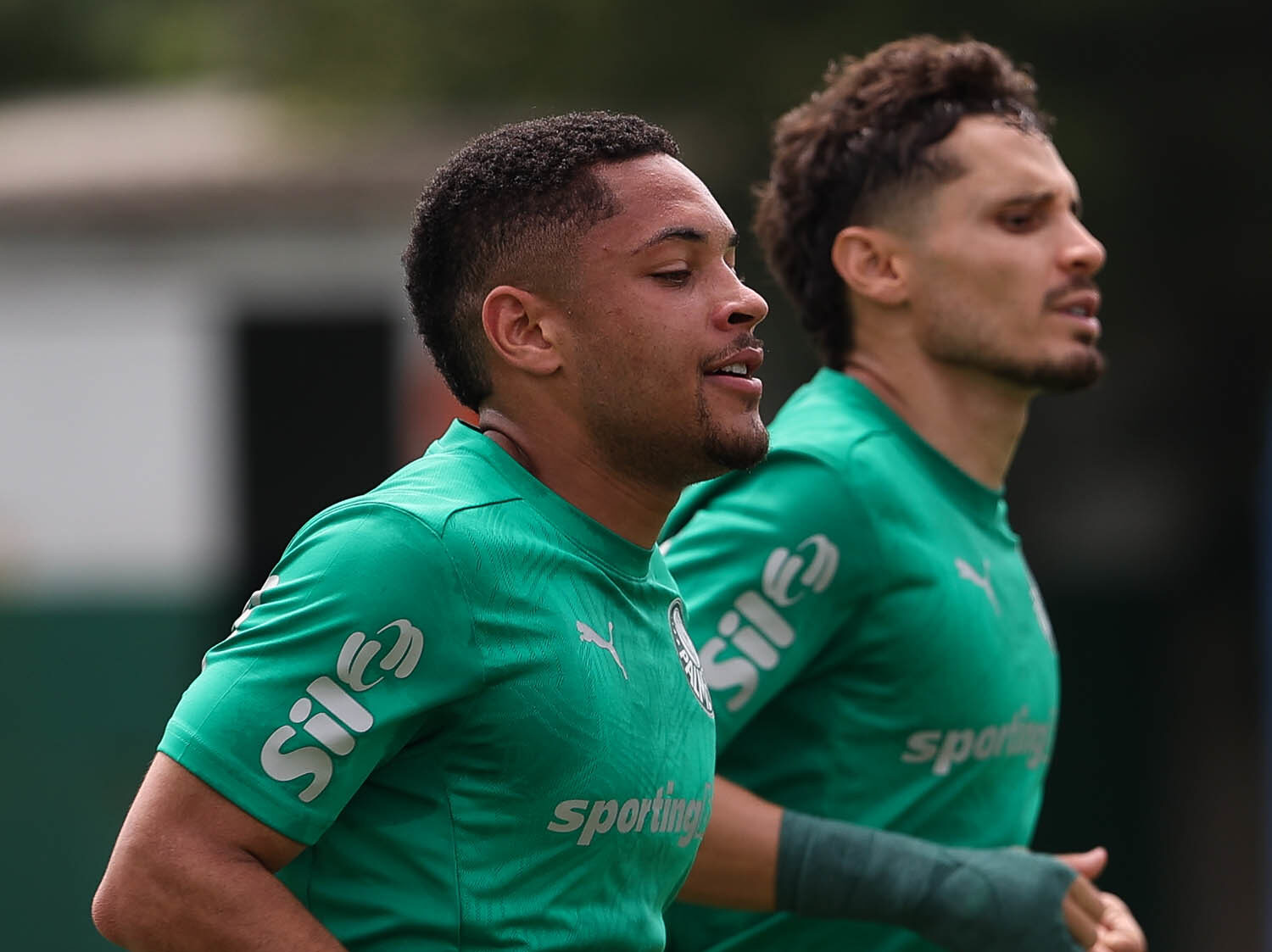 Veiga e Vitor Roque