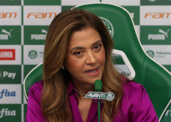 A presidente Leila Pereira, da SE Palmeiras, durante coletiva de imprensa, na Academia de Futebol. (Foto: Cesar Greco/Palmeiras/by Canon)