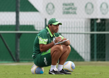 O técnico Abel Ferreira, da SE Palmeiras, durante treinamento, na Academia de Futebol. (Foto: Cesar Greco/Palmeiras/by Canon)
