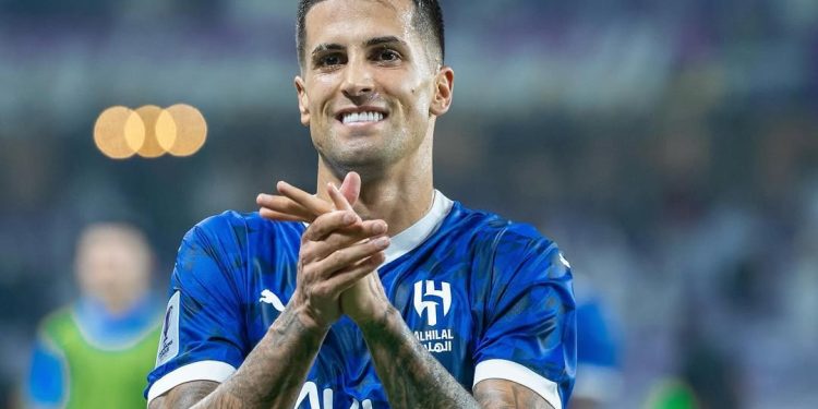 João Cancelo veste a camisa do Corinthians 1 João Cancelo