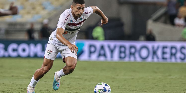 André é nomeado novo volante do Palmeiras 1 André