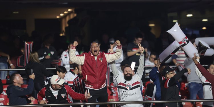 Atleta surpreende ao trocar o Corinthians pelo São Paulo 1 Créditos: Paulo Pinto / São Paulo FC