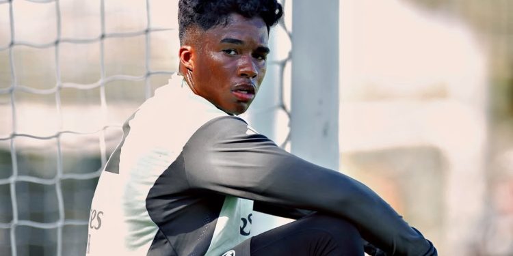 Ídolo do Real Madrid dá conselho a Endrick: "Melhor opção é sair" 1 Endrick