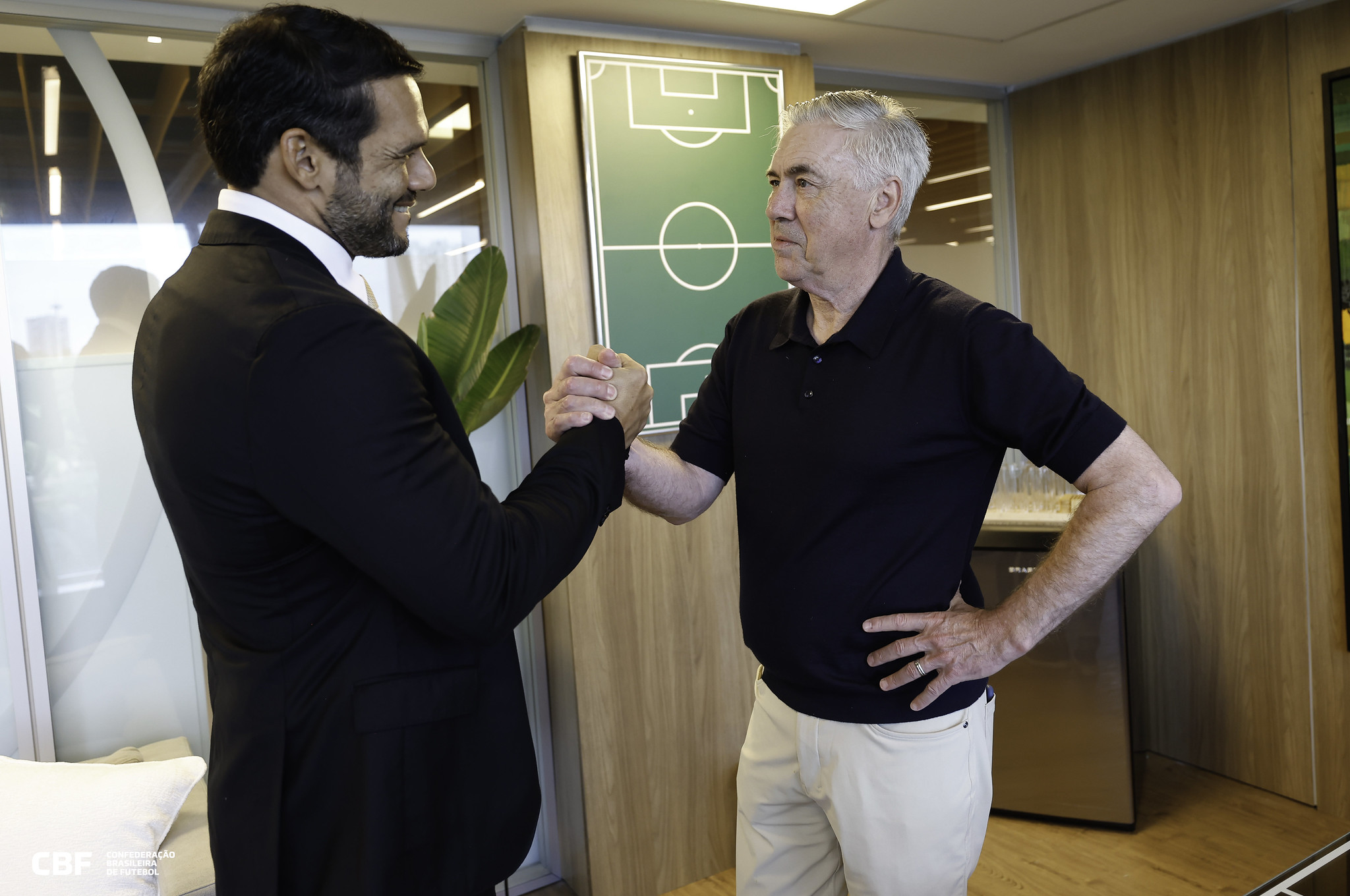 Presidente da CBF abre o jogo sobre Ancelotti deixar a Seleção após caso de xenofobia