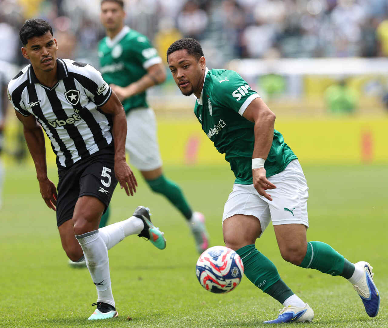 Palmeiras deixa Botafogo e Atlético-MG para trás e gasta R$ 1,73 bilhões