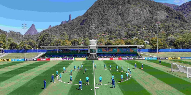 Técnico da Seleção Brasileira decidiu dar a camisa 9 para atacante do Bahia 1 Créditos: Rafael Ribeiro/CBF