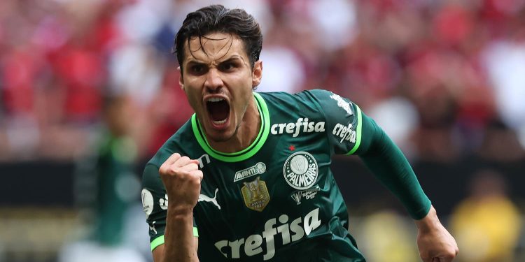 Palmeiras reduz exigências e aceita vender Raphael Veiga para o exterior 1 Créditos: Cesar Greco / Palmeiras