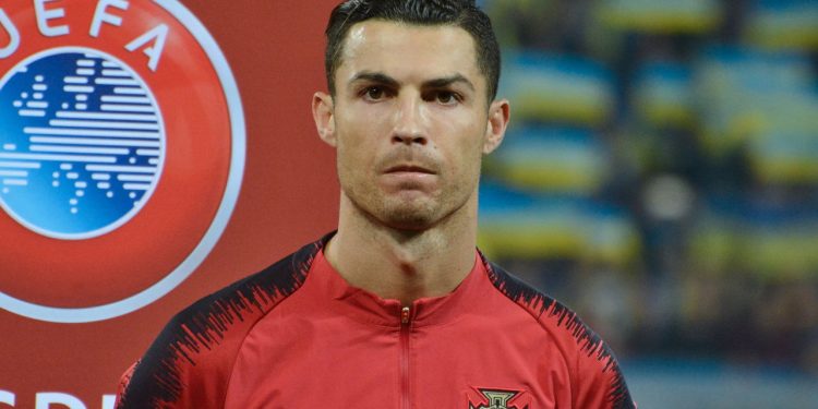Cristiano Ronaldo deixa Pelé de lado e escolhe melhor jogador da história 1 Créditos: depositphotos.com / Oleksandr_Gusev