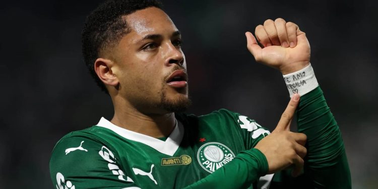 Vitor Roque preocupa diretoria do Palmeiras e saída segue indefinida 1 Créditos: Cesar Greco / Palmeiras