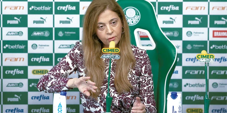 Leila Pereira avança em contrato e prepara chapéu no Cruzeiro por zagueiro 1 Créditos: Cesar Greco / Palmeiras