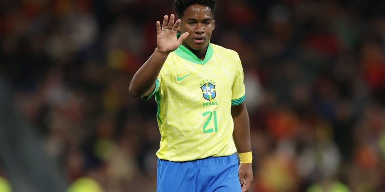 Endrick está gastando a bola na Europa e agora fica muito perto de ter retorno confirmado 1 Créditos: Rafael Ribeiro/CBF