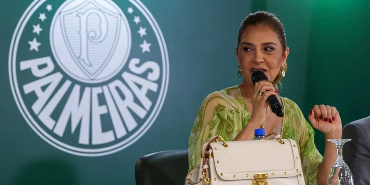 Leila Pereira não mede esforços e Palmeiras abre conversas para assinar com zagueiro artilheiro 1 Créditos: Fabio Menotti/ Flickr Palmeiras