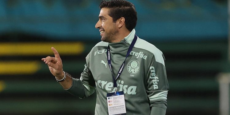 Abel Ferreira ajuda a decidir e Palmeiras veta chegada de reforço internacional 1 Créditos: Cesar Greco / Palmeiras